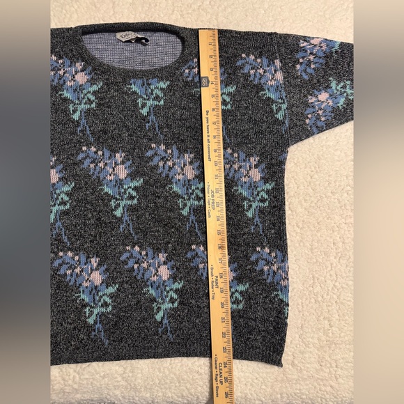 Kate Collin’s Vintage Floral Patterned Gray Sweater 80’s Retro-inspired.Medium - Picture 5 of 8